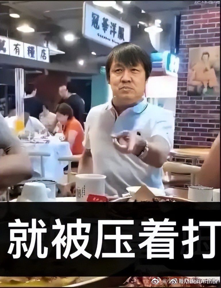 最后他对着藏在铁箱中的孩子做出的微笑，让无数观众泪流满面